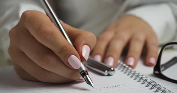 TEST YOURSELF: What your handwriting says about your character? 