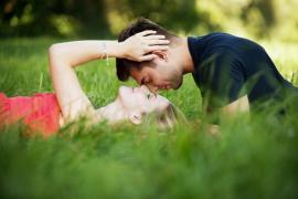 WHICH HOROSCOPE SIGNS FALL IN LOVE MOST EASILY?