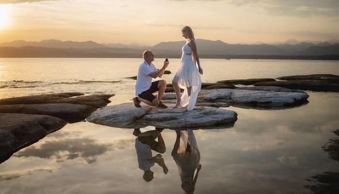 The Ultimate Proposal Guide: What Women of Each Zodiac Sign Expect